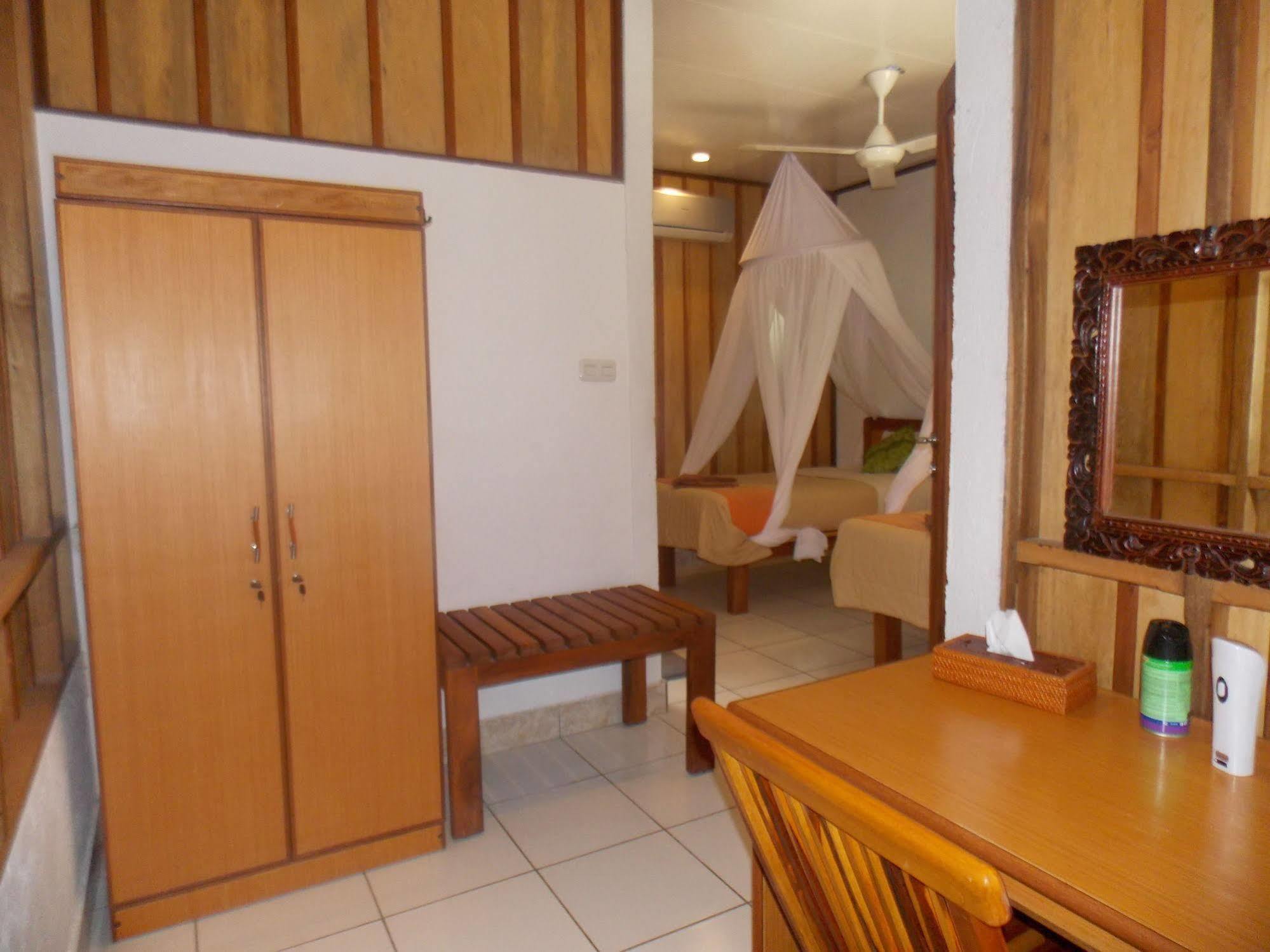 Komodo Lodge Labuan Bajo Ngoại thất bức ảnh