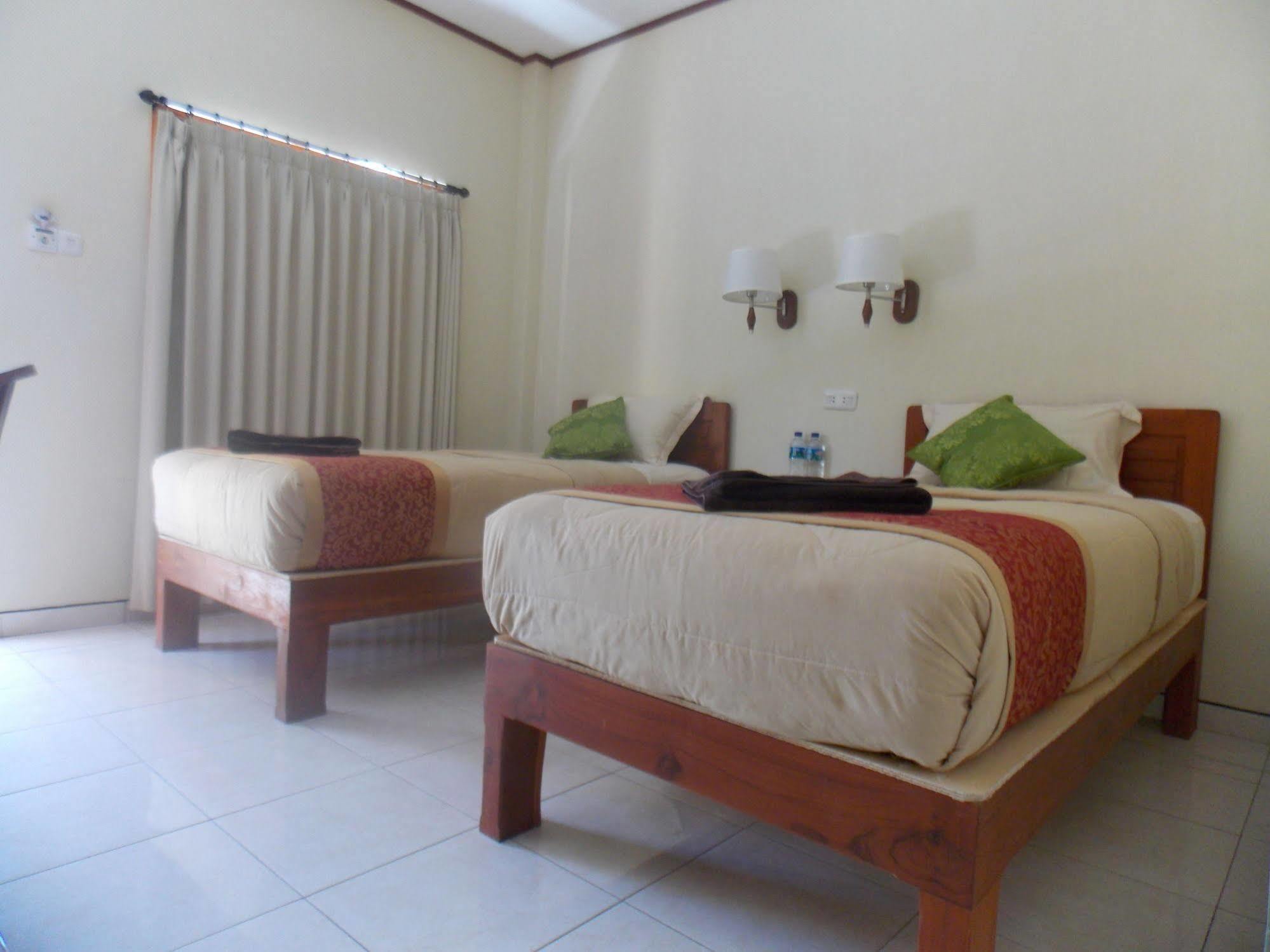 Komodo Lodge Labuan Bajo Ngoại thất bức ảnh