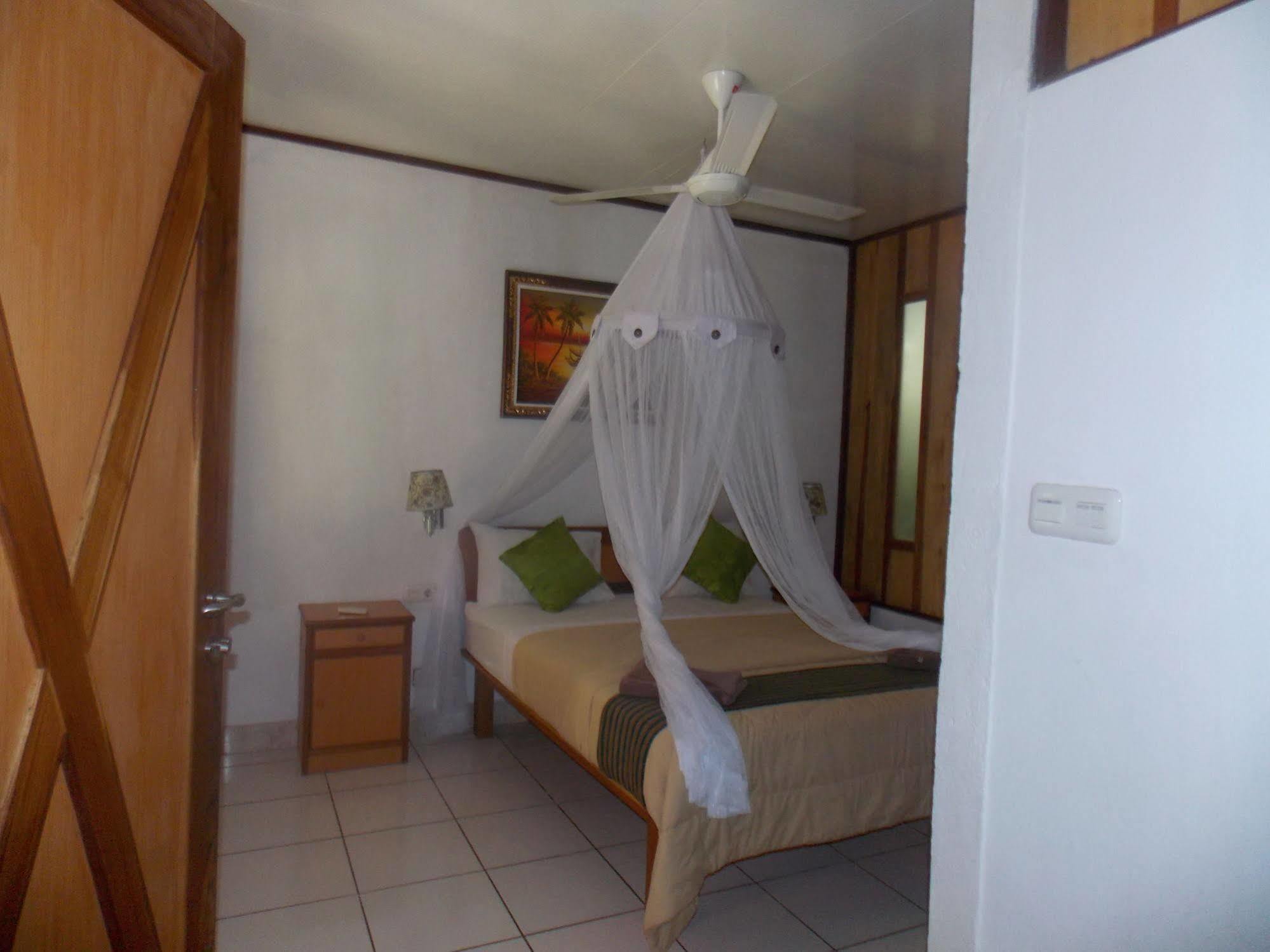 Komodo Lodge Labuan Bajo Ngoại thất bức ảnh