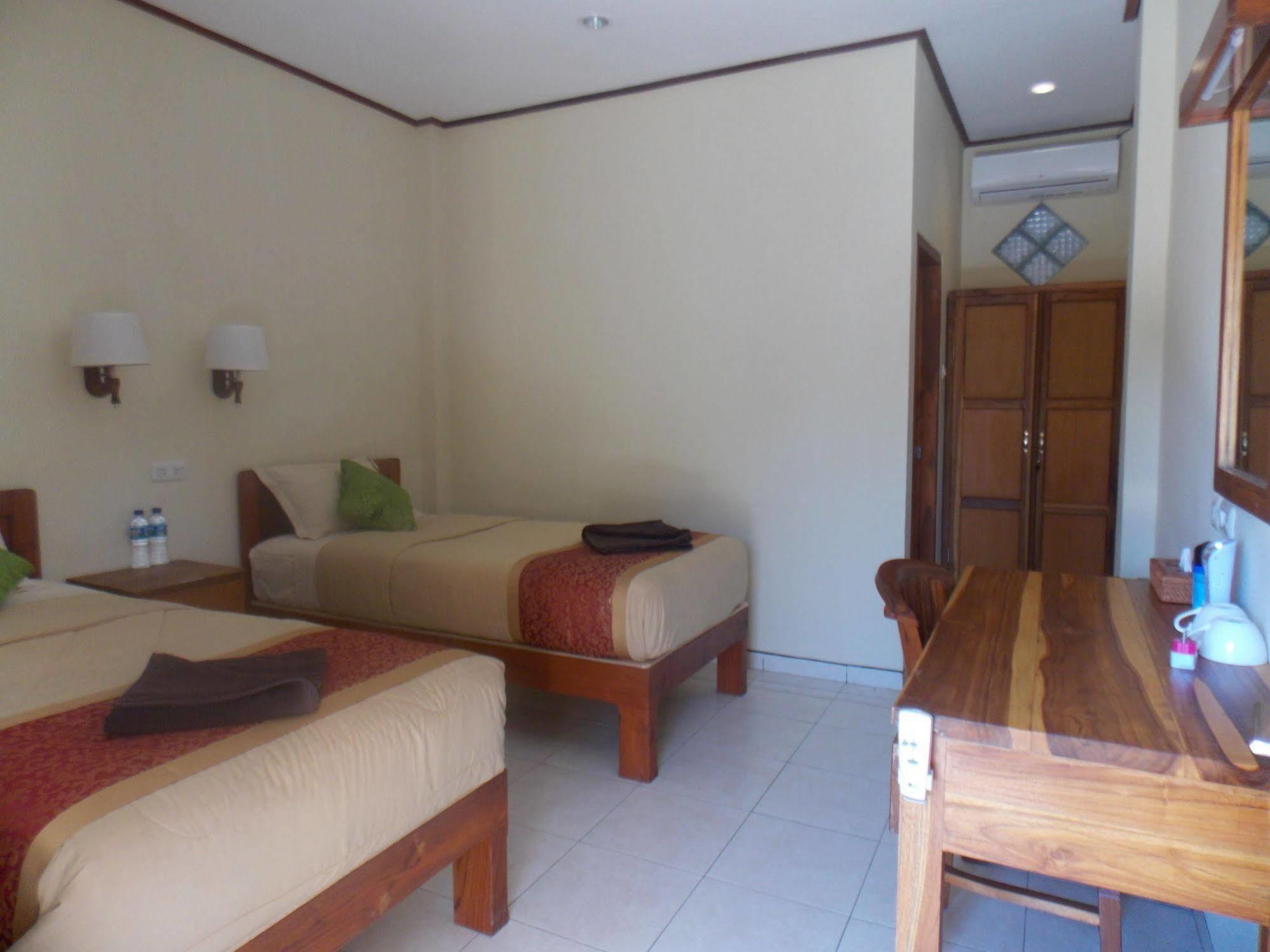 Komodo Lodge Labuan Bajo Ngoại thất bức ảnh