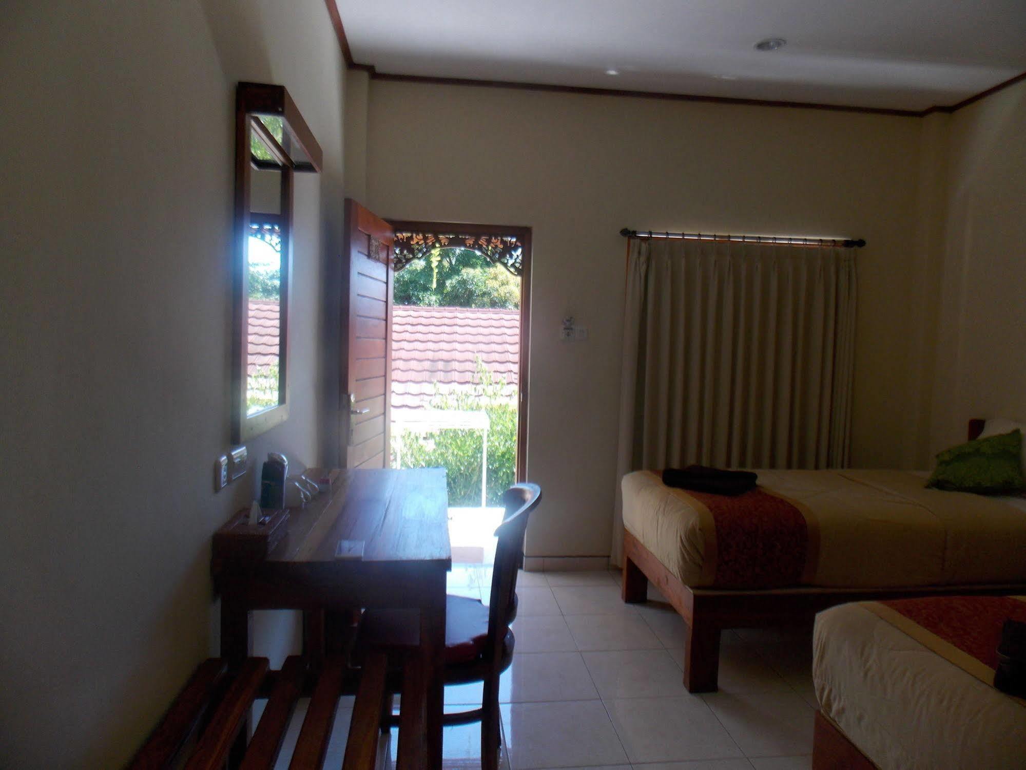 Komodo Lodge Labuan Bajo Ngoại thất bức ảnh