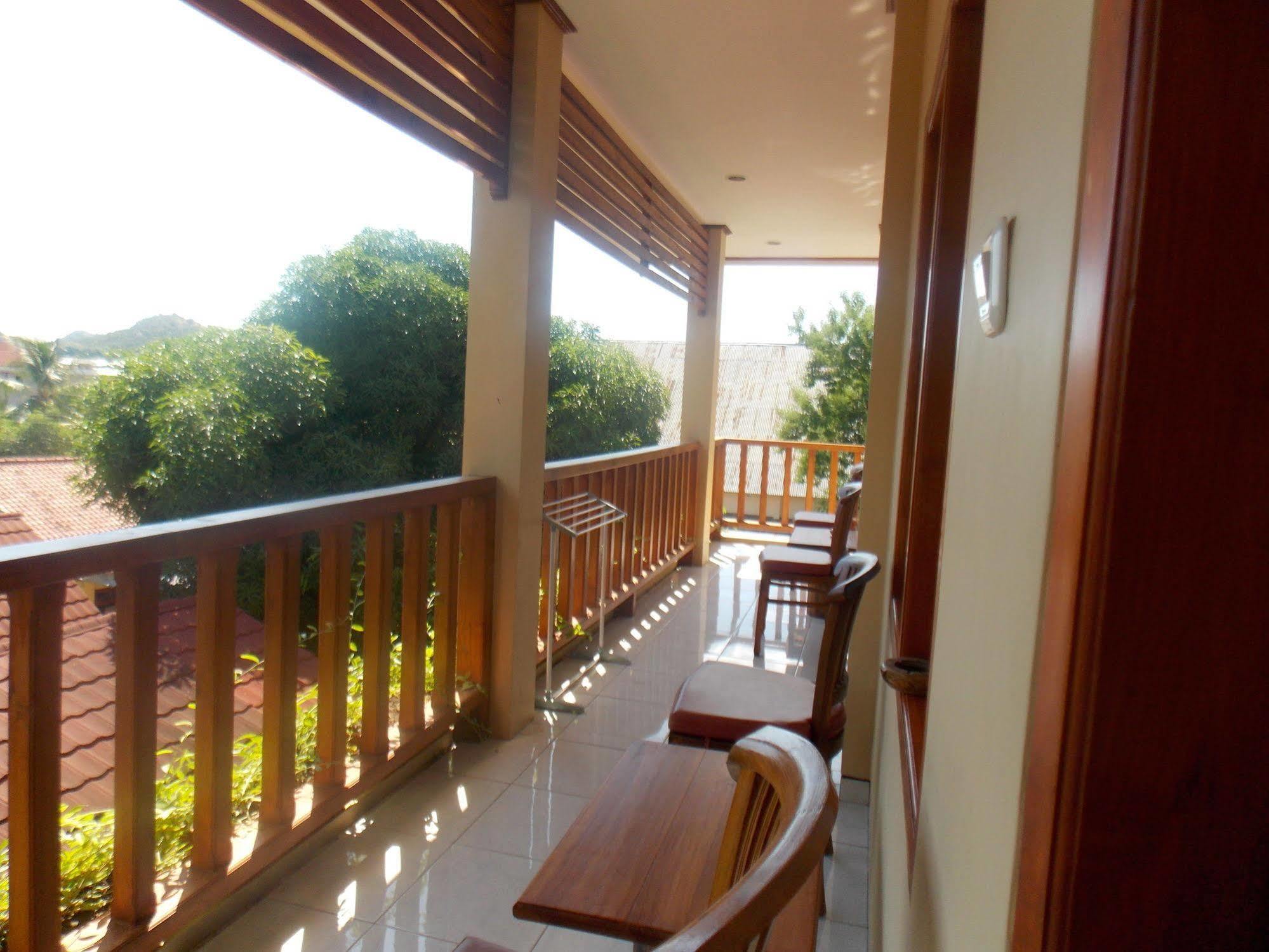Komodo Lodge Labuan Bajo Ngoại thất bức ảnh